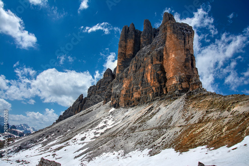 italienische Dolomiten mit drei Zinnen im Frühjahr