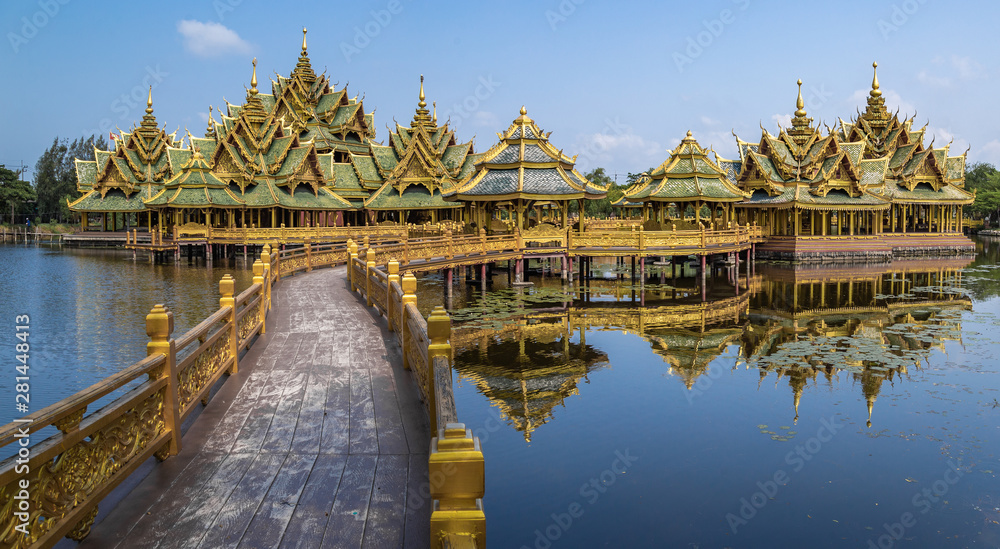 Obraz premium Ancient City Temple, Bangkok, Thailand