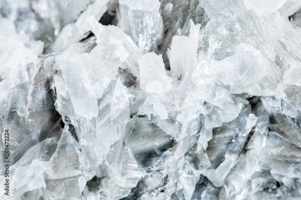 Hintergrund Calcit oder Kalzit in weiß, Makro Nahaufnahme Mineralien und Heilsteine Hintergrund Calcit oder Kalzit in weiß, Makro Nahaufnahme Mineralien und Heilsteine