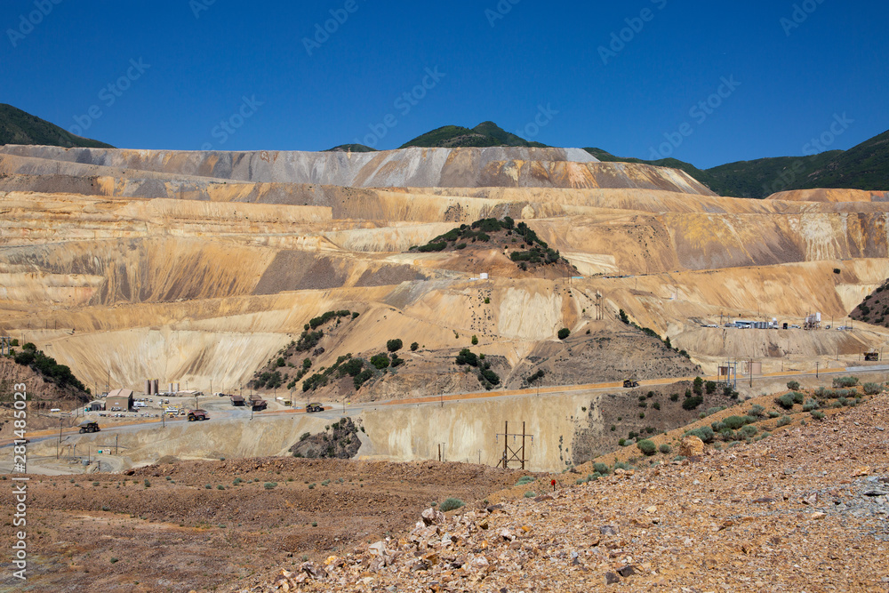 bingham canyon open pit copper mine 