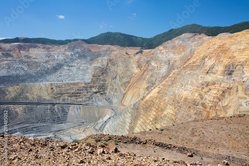 bingham canyon open pit copper mine 