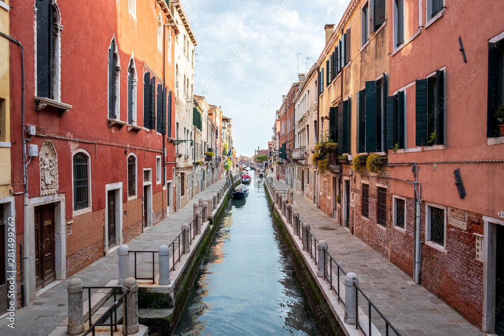 Fototapeta premium Canal Panorama in Venice, Italy