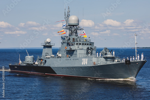 Fotografia A line ahead of modern russian military naval battleships warships in the row, n