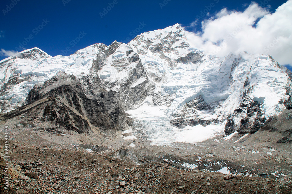 Obraz premium Shot from the Everest Basecamp trail in Nepal
