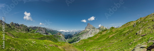 Bergpanorama  Pyrenäen Nationalpark Sommer