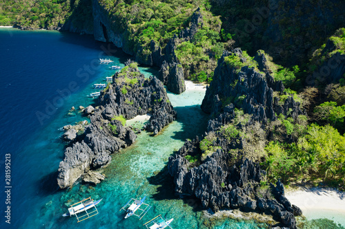Fototapete Aerial view of Hidden beach in El Nido, Palawan, Philippines
