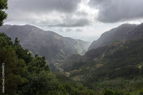 Views from Miradouro da Encumeada in Madeira (Portugal) © julen