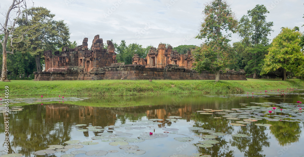 Prasat Pueai Noi