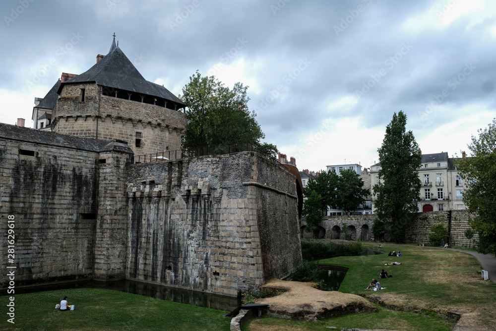 castle keep fortress duke de bretagne