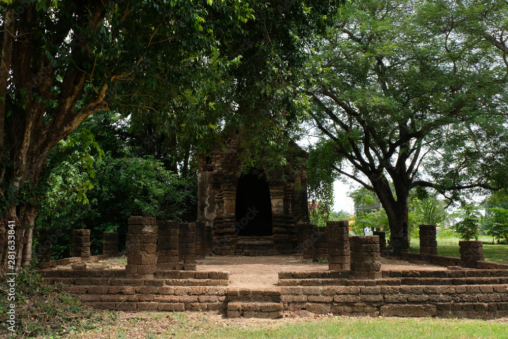 the Wat Ku Dee Rai Temple at the Historical Park in Sukhothai