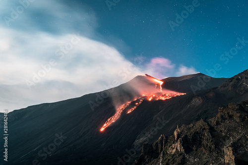 Spectacular eruption of the Etna volcano