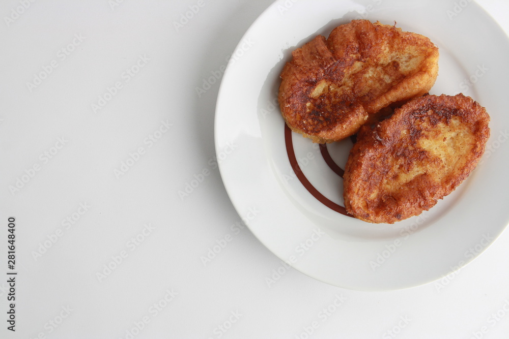 The torrijas are a typical Spanish dessert that is eaten for Easter, are made with milk and bread
