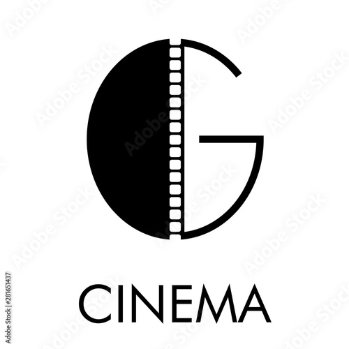 Logotipo con texto CINEMA con letra G como tira de película en color negro