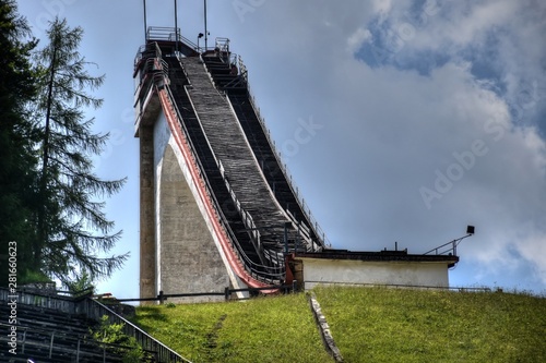 Cortina, Cortina d’Ampezzo, Olympia, Winterspiele, Olympische Winterspiele, 1956, 2026, Schanze, Sprungschanze, Lost Place, Urban Exploring, Startposition, Anlauf, Tisch, Schanzentisch, defekt, Holz,  photo