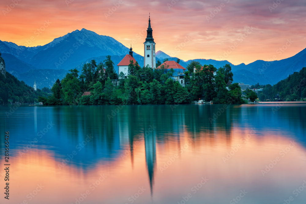 Fototapeta premium Sunrise in Bled