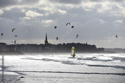planche à voile et Kite surf à Saint Malo en Bretagne
