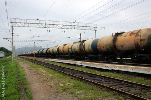 Oil trading. Freight transportation of liquids by rail in tanks.