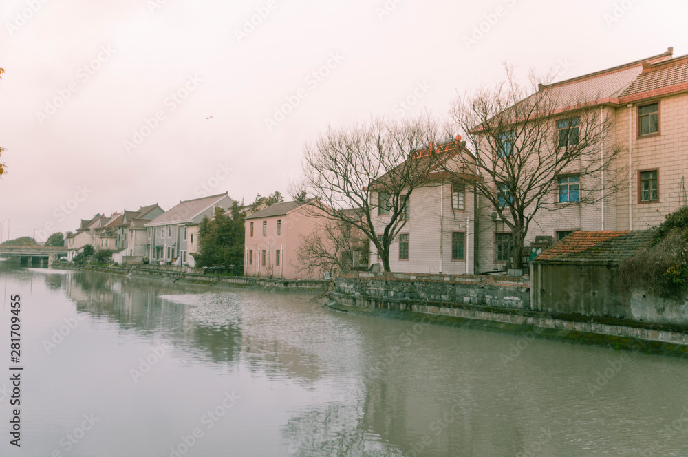 Fototapeta premium House on the river