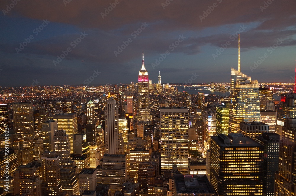 Fototapeta premium Nocny widok na Nowy Jork