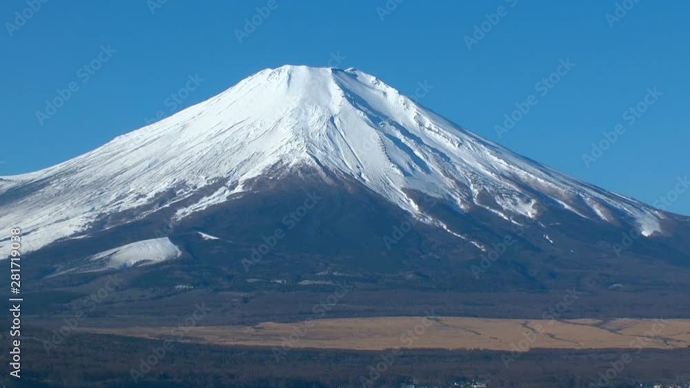 Mount Fuji reflecting in Lake Yamanaka, Yamanashi Prefecture, Japan Mount Fuji reflecting in Lake Yamanaka, Yamanashi Prefecture, Japan