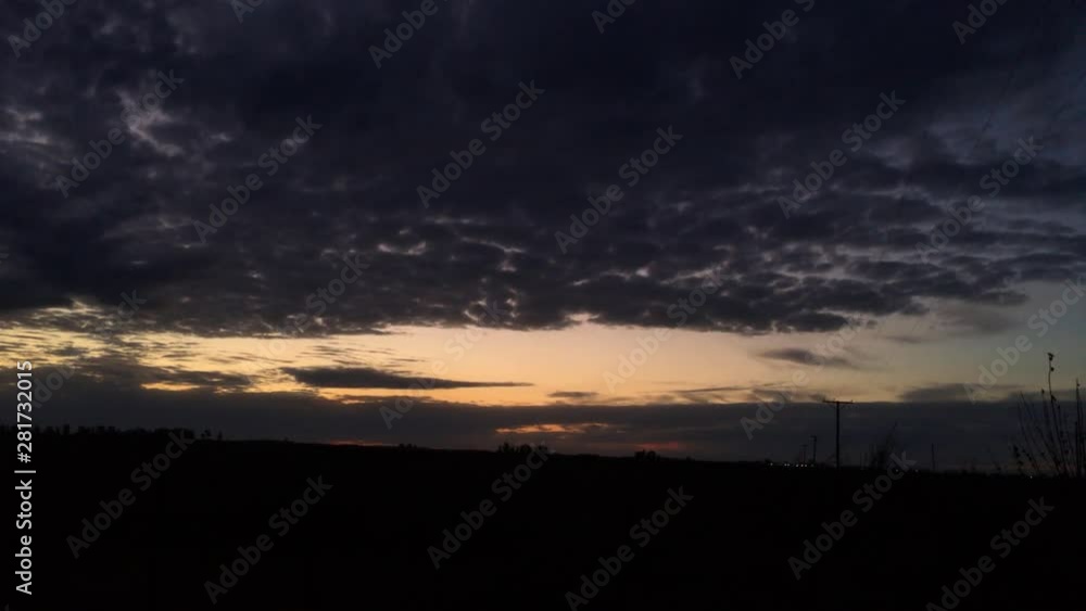 Atardecer en el campo Atardecer en el campo