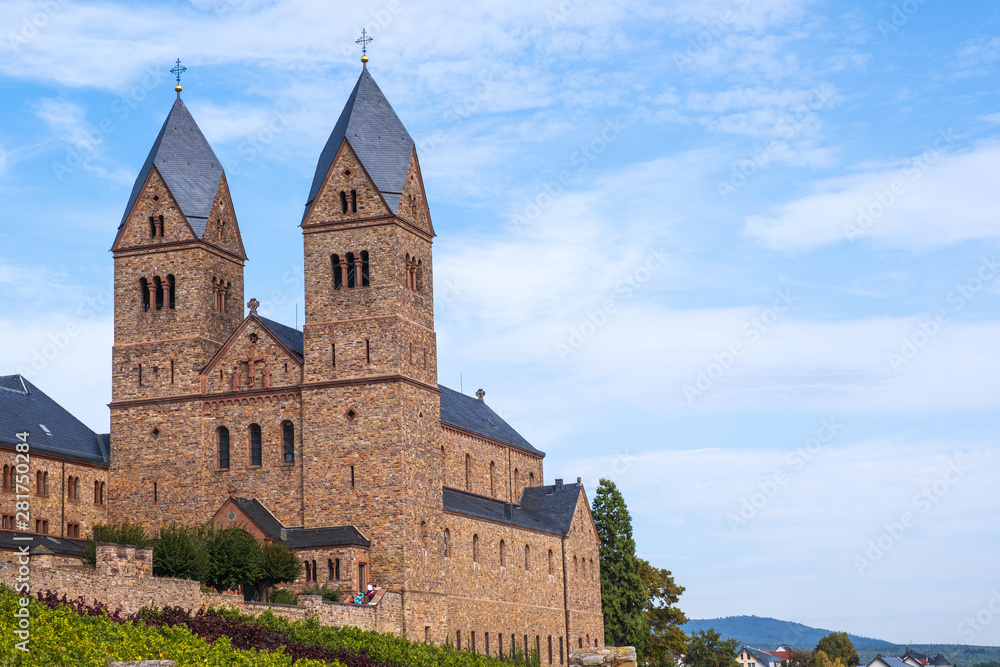 Die Kirche der Abtei St. Hildegard nahe Rüdesheim/Deutschland im Rheingau Die Kirche der Abtei St. Hildegard nahe Rüdesheim/Deutschland im Rheingau
