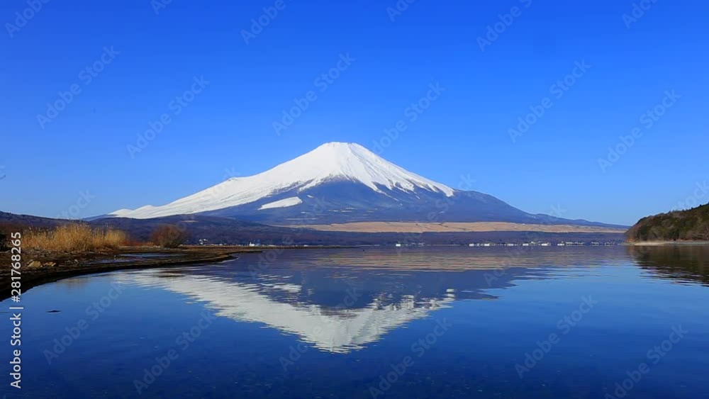 Mount Fuji and Lake Yamanaka, Yamanashi Prefecture, Japan Mount Fuji and Lake Yamanaka, Yamanashi Prefecture, Japan
