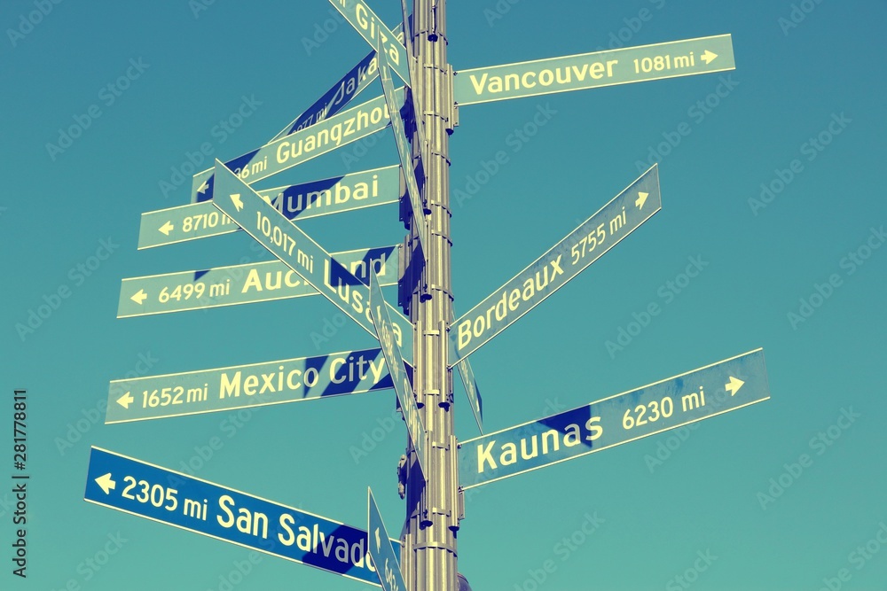 Fototapeta premium City distance sign