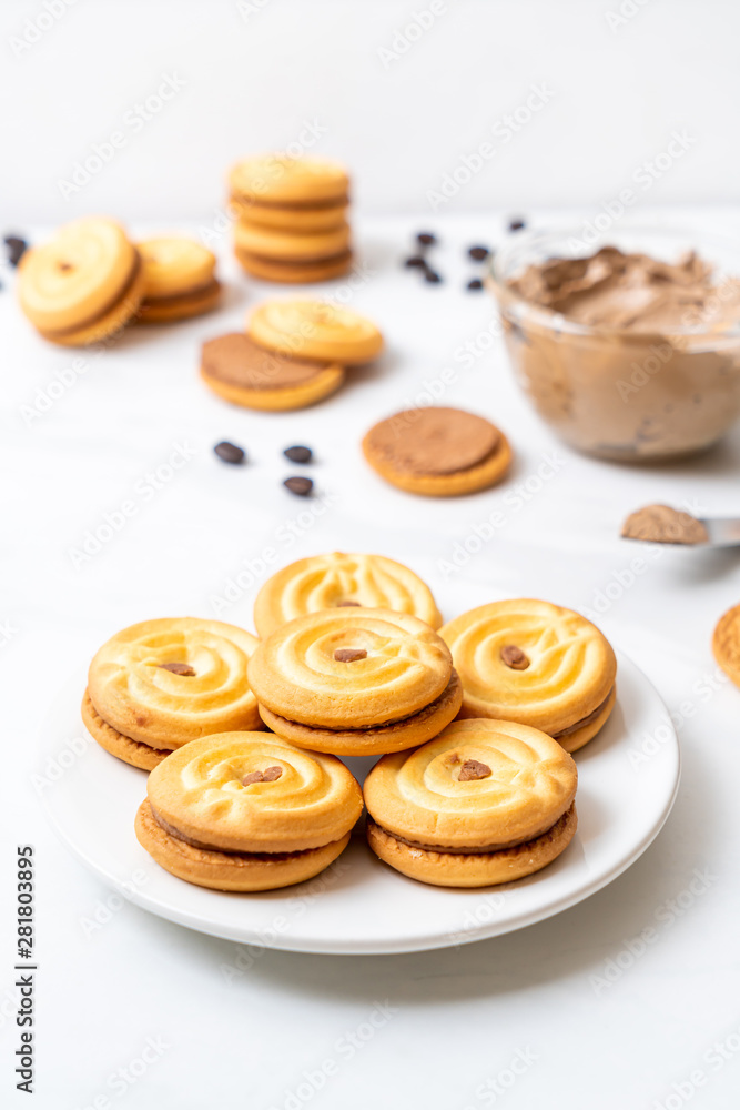 cookies with coffee cream