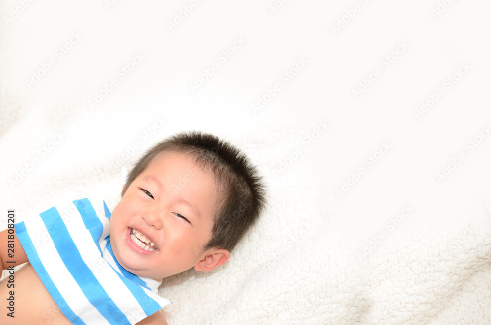 笑顔の赤ちゃん