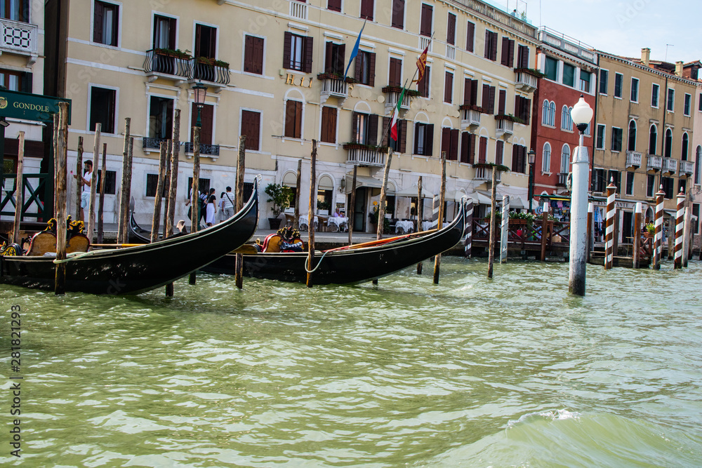 Veneza com suas gondolas e toda a mistica da mais bela cidade da Italia