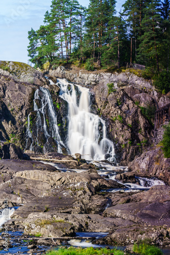 Duży wodospad Haugfossen na rzece Simoa, Amot, Norwegia photo