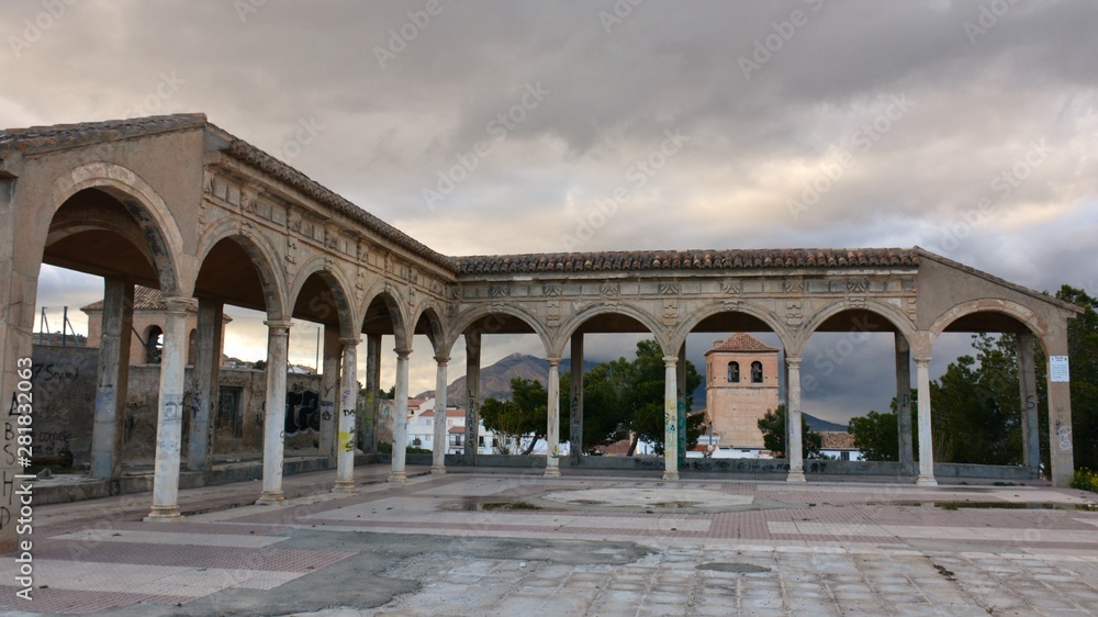 Vistas de la torre de la iglesia de la Merced de Baza, Granada, España  - obrazy, fototapety, plakaty 