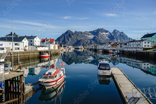 Norwegen, Lofoten, Kirche, Statue, Rentiere, Polarnacht