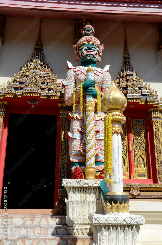 Buddhistische Gebäude und Statuen in Thailand