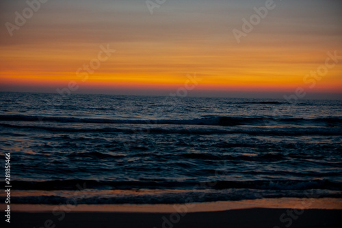 夕方のビーチ © 歌うカメラマン