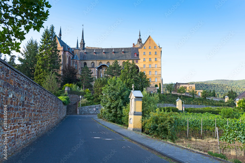 Zufahrt zum Kloster Kalvarienberg