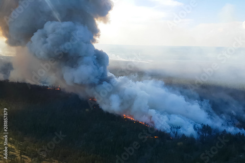 Pożary w rosyjskim lesie, pożar lasu Transbaikal, spalanie