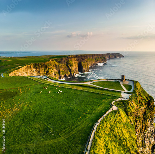 Quadro su tela World famous Cliffs of Moher, one of the most popular tourist destinations in Ireland