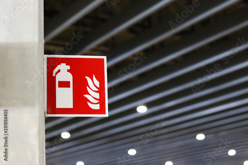 Signboard showing the point of installing a fire extinguisher.