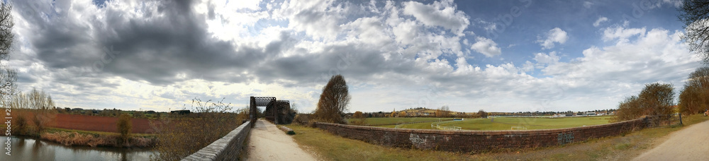 Obraz premium View from Greenway cycle route and footpath between River Avon and Stratford upon Avon racecourse, Warwickshire, England, UK