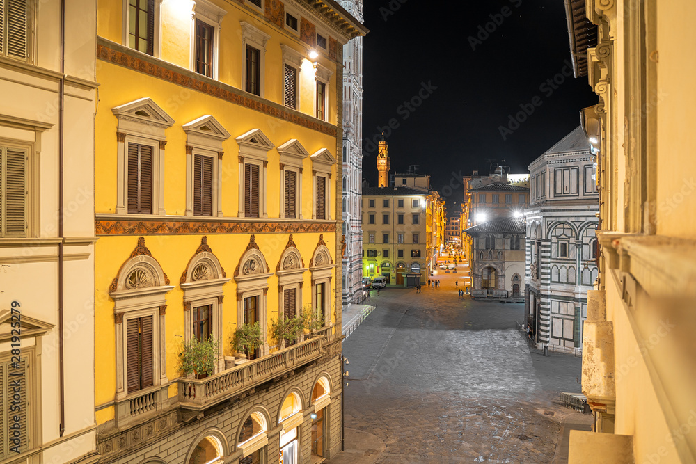Obraz premium Florence city, Italy. Aerial cityscape view to Santa Maria del Fiore cathedral (Basilica of Saint Mary of the Flower) at night