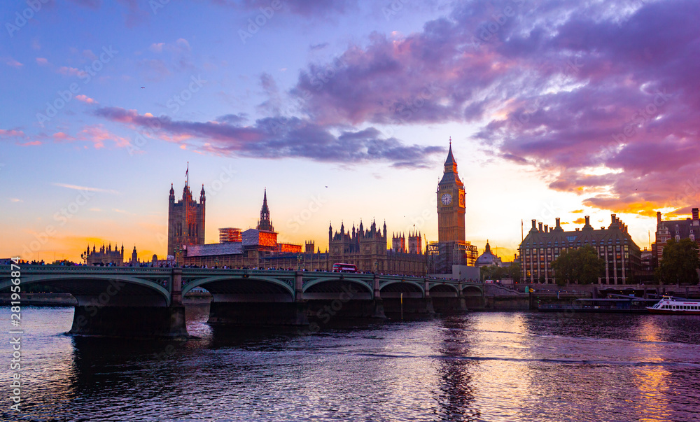 Naklejka premium British Parliament big ban tower with Westminster bridge and Thames river in London United Kingdom