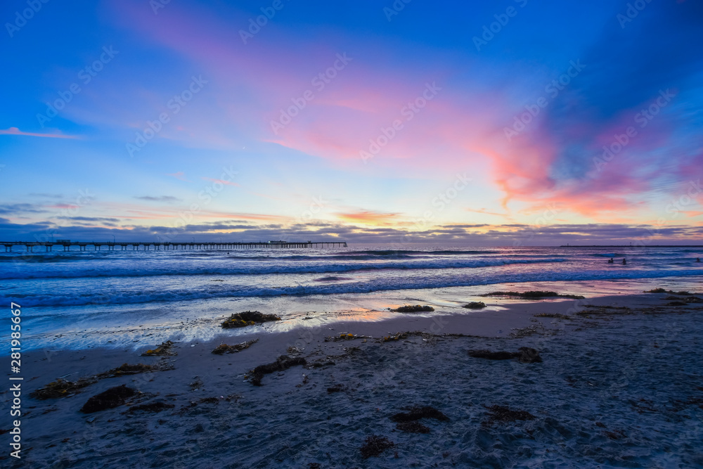 Obraz premium Sunset at Ocean Beach San Diego, California, United States