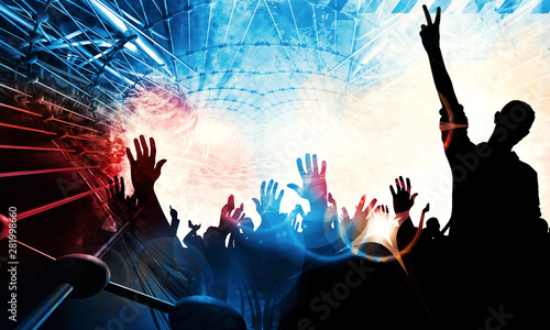 Valokuva Silhouette of a party crowd