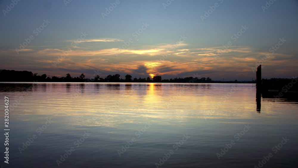sunset at creve coeur lake 