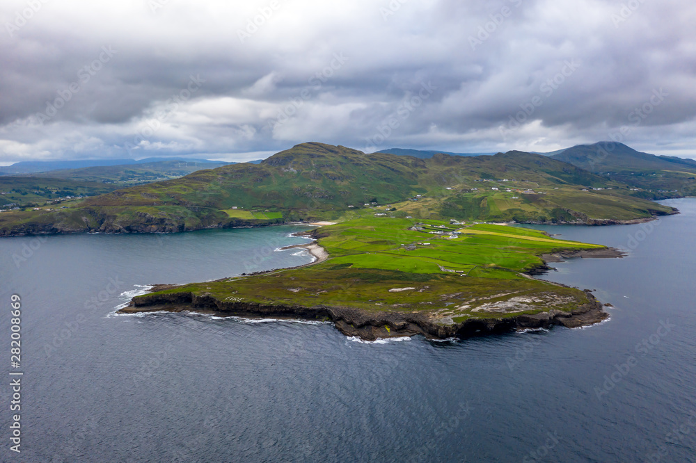 Mucross Head is a small peninsula about 10km west of Killybegs in County Donegal in north-west Ireland and contains a popular rock-climbing area, noted for its unusual horizontally layered structure Mucross Head is a small peninsula about 10km west of Killybegs in County Donegal in north-west Ireland and contains a popular rock-climbing area, noted for its unusual horizontally layered structure