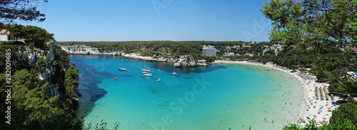 Cala Galdana sur l'île de Minorque en Espagne dans les Baléares photo