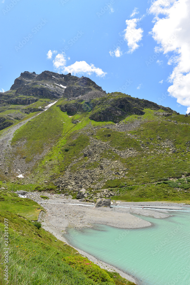 Silvretta-Stausee im Bundesland Vorarlberg Silvretta-Stausee im Bundesland Vorarlberg