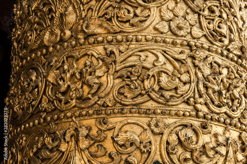 gold textures on buddhist temples